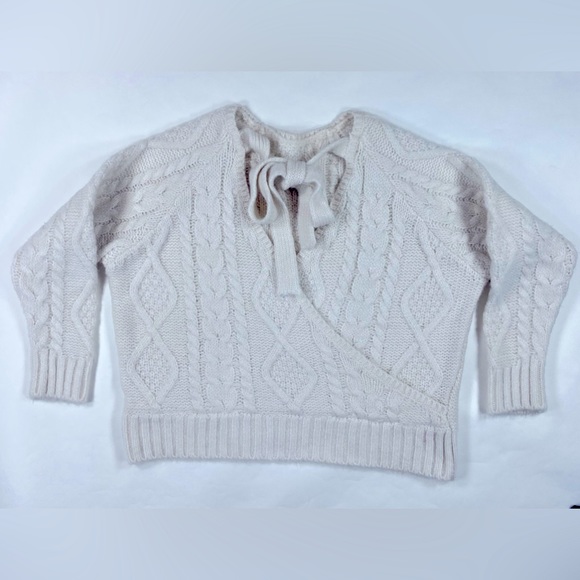 MANGO Sweater with slightly open back and a bow on the back. - Picture 6 of 7